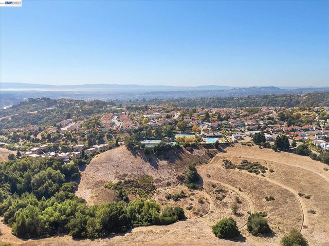 7892 Pineville Cir, Castro Valley, CA 94552