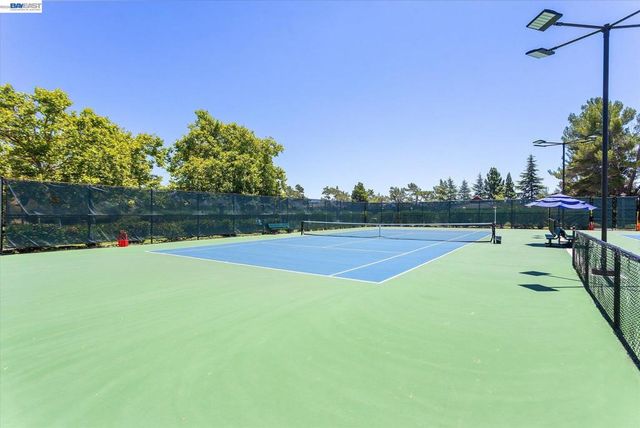 7892 Pineville Cir, Castro Valley, CA 94552