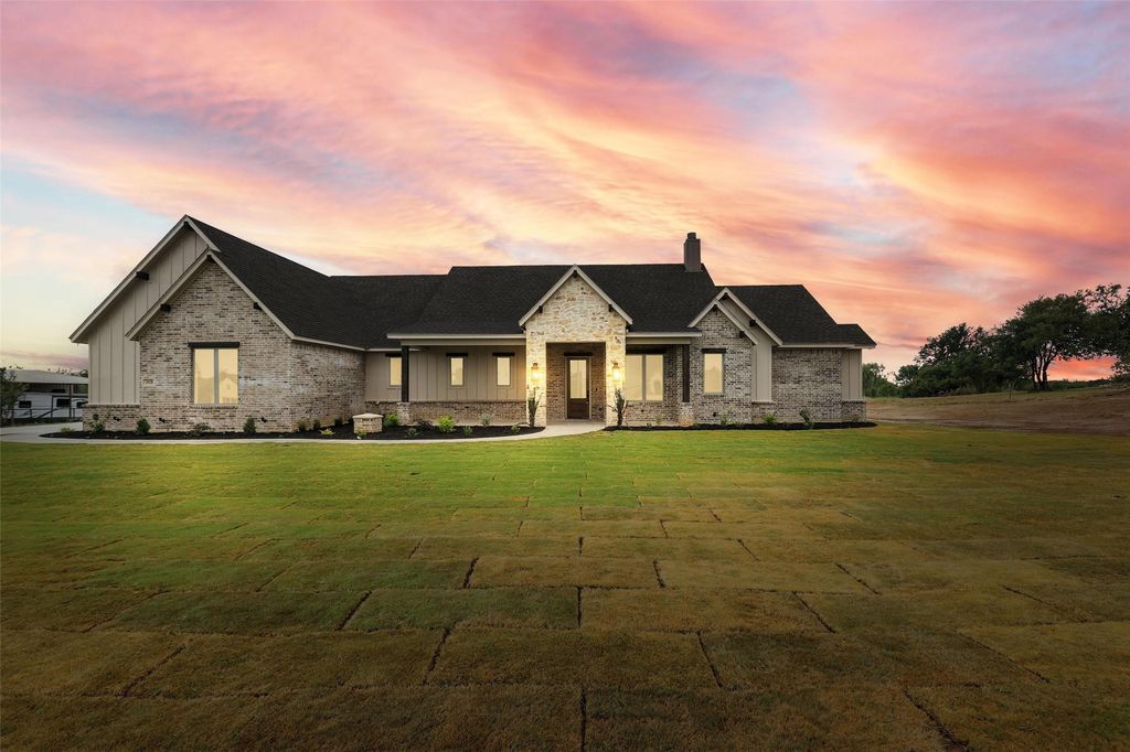 2028 Liberty Court, Weatherford, TX 76088