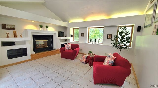 8054 Cazenovia Road, Manlius, NY 13104