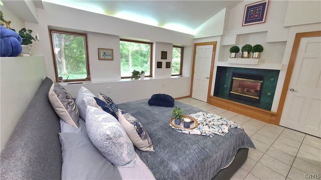 8054 Cazenovia Road, Manlius, NY 13104