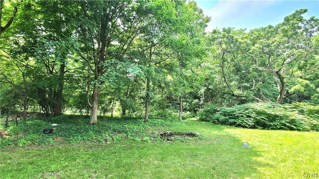 8054 Cazenovia Road, Manlius, NY 13104