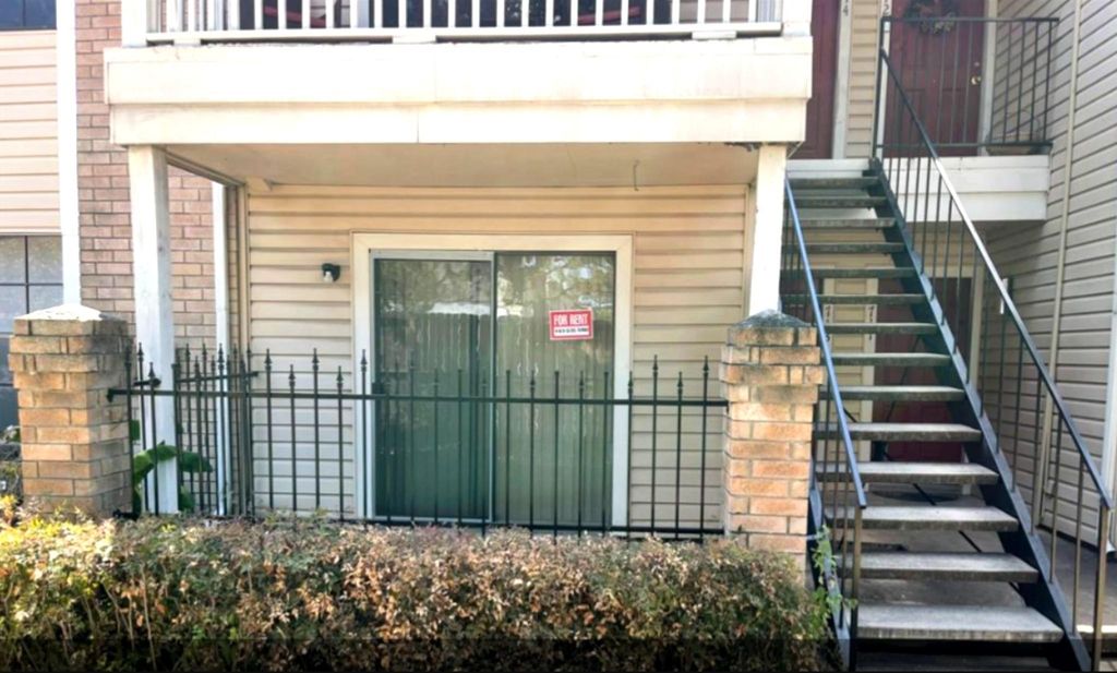 2750 Holly Hall St Street 713, Houston, TX 77054