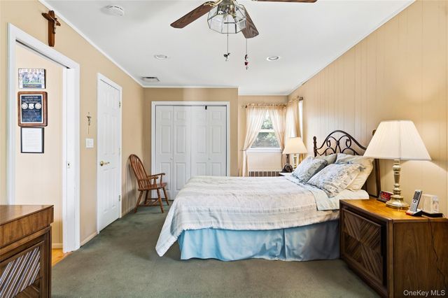 3902 Clove Court, Seaford, NY 11783