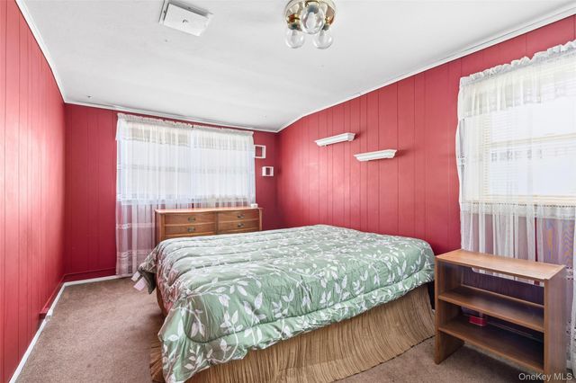 3902 Clove Court, Seaford, NY 11783