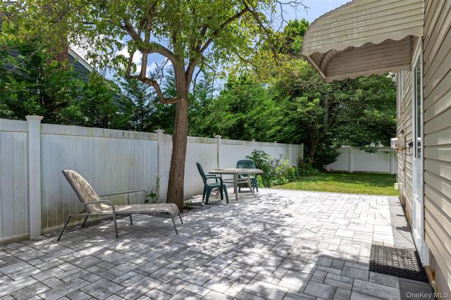 3902 Clove Court, Seaford, NY 11783