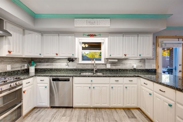 4115 Alpine Street, Paris, TX 75462