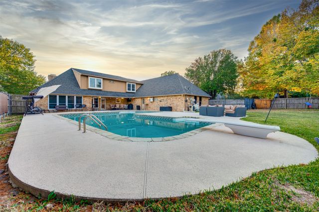 4115 Alpine Street, Paris, TX 75462