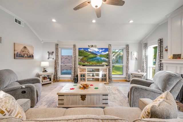 4115 Alpine Street, Paris, TX 75462