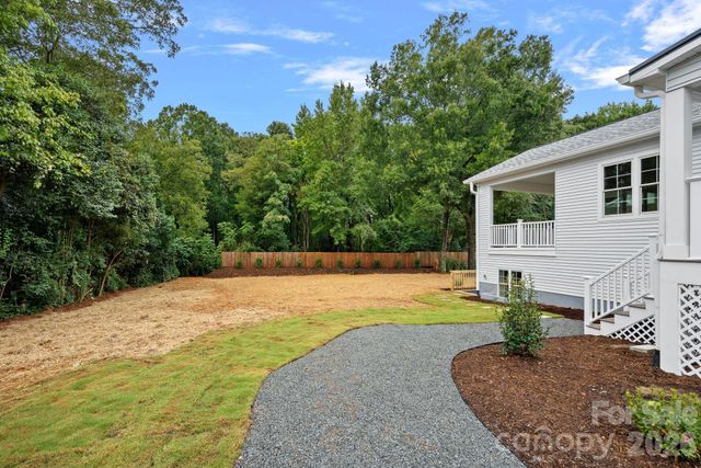 705 N Main Street, Davidson, NC 28036