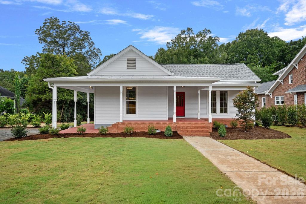 705 N Main Street, Davidson, NC 28036