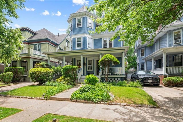644 E 24th Street, Brooklyn, NY 11210