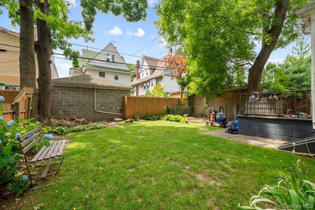 644 E 24th Street, Brooklyn, NY 11210