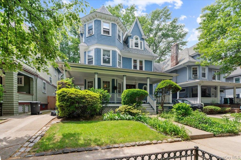 644 E 24th Street, Brooklyn, NY 11210
