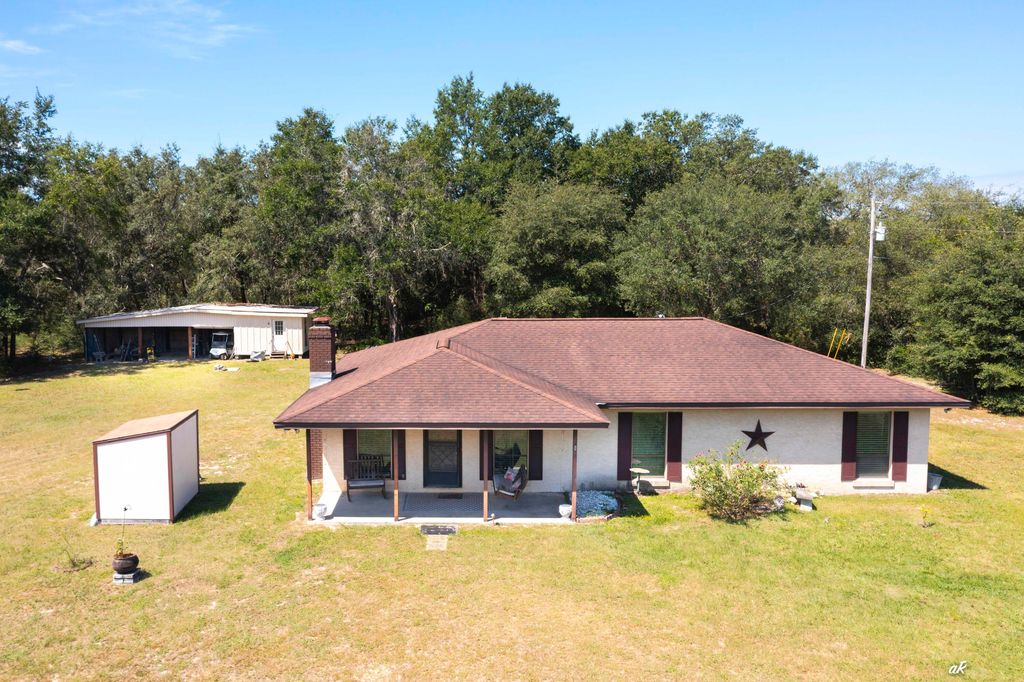 12835 Farm Road, Southport, FL 32409