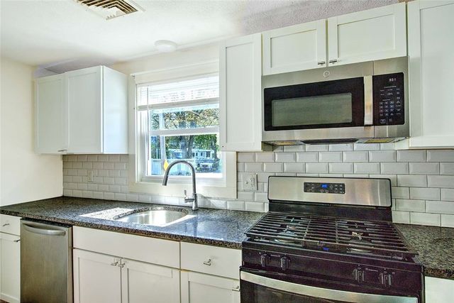 8 Ashby Street, Johnston, RI 02919