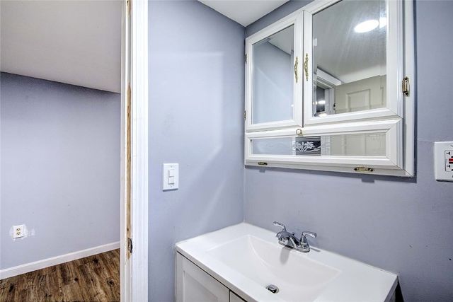 8 Ashby Street, Johnston, RI 02919