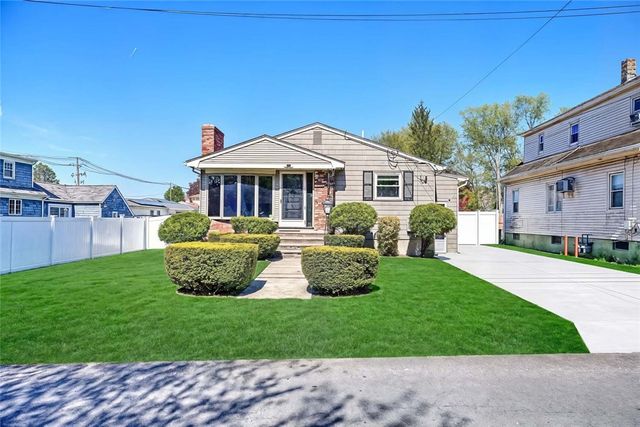 8 Ashby Street, Johnston, RI 02919