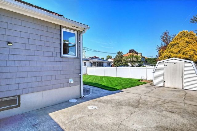 8 Ashby Street, Johnston, RI 02919