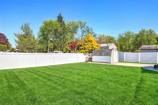 8 Ashby Street, Johnston, RI 02919
