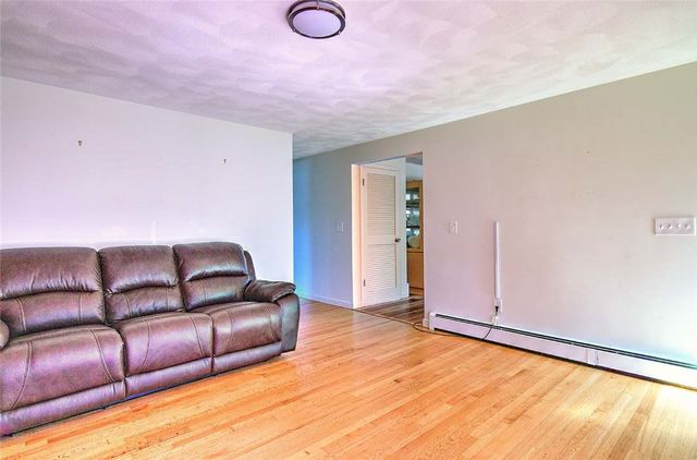 8 Ashby Street, Johnston, RI 02919