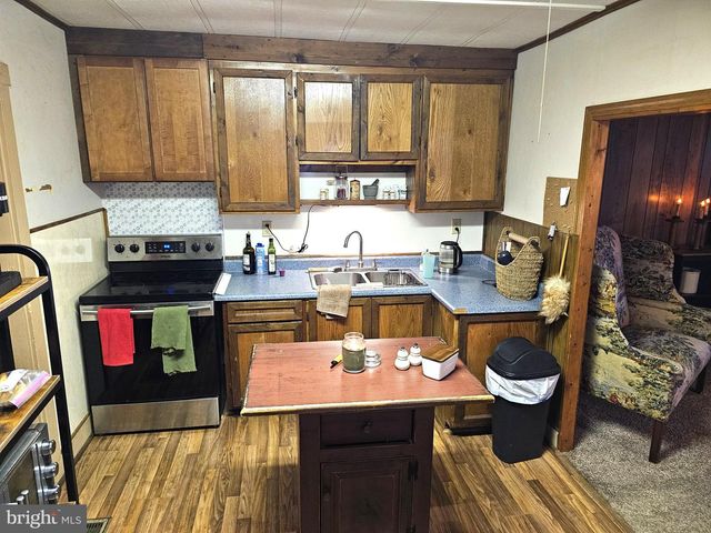 204-206 4TH AVE, Burnham, PA 17009