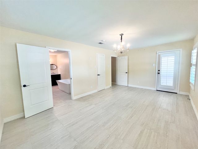 313 Santa Clara Street, Irving, TX 75062