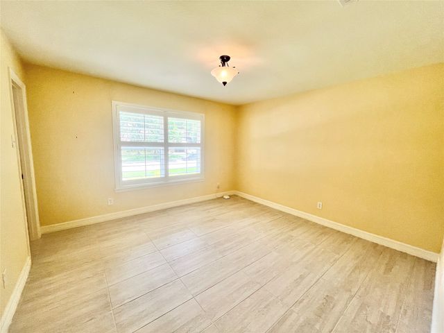 313 Santa Clara Street, Irving, TX 75062