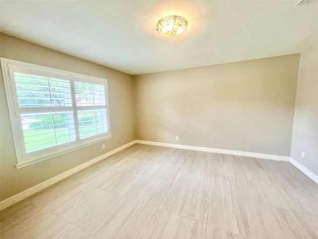 313 Santa Clara Street, Irving, TX 75062