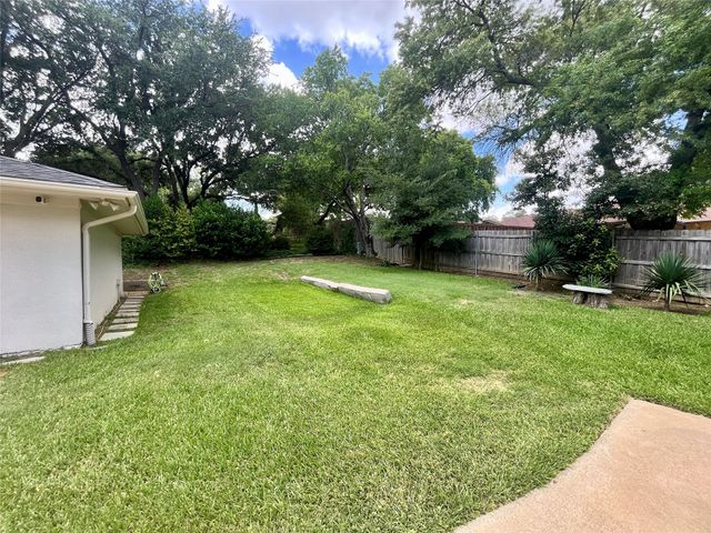 313 Santa Clara Street, Irving, TX 75062