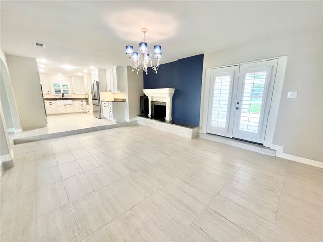 313 Santa Clara Street, Irving, TX 75062
