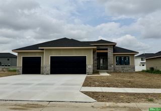 12362 Lake Vista Drive, Papillion, NE 68046