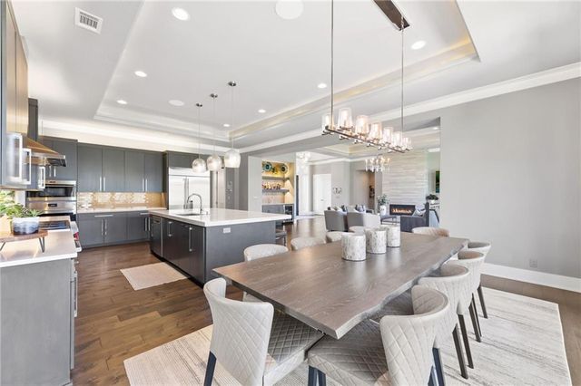 4140 W 151st Street, Leawood, KS 66224