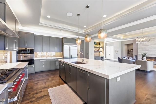 4140 W 151st Street, Leawood, KS 66224