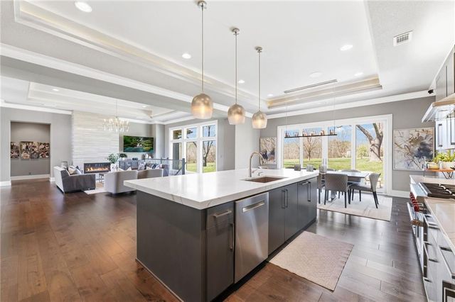 4140 W 151st Street, Leawood, KS 66224