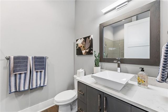 4140 W 151st Street, Leawood, KS 66224