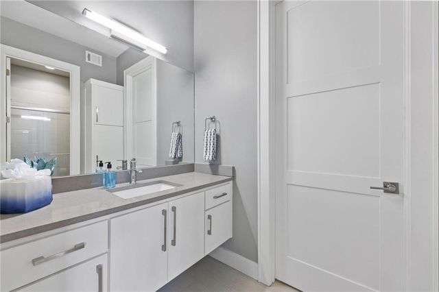 4140 W 151st Street, Leawood, KS 66224