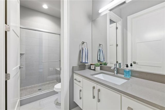 4140 W 151st Street, Leawood, KS 66224