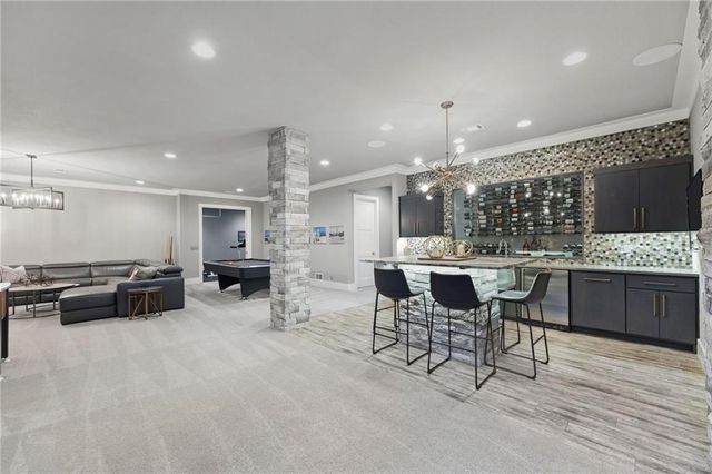 4140 W 151st Street, Leawood, KS 66224