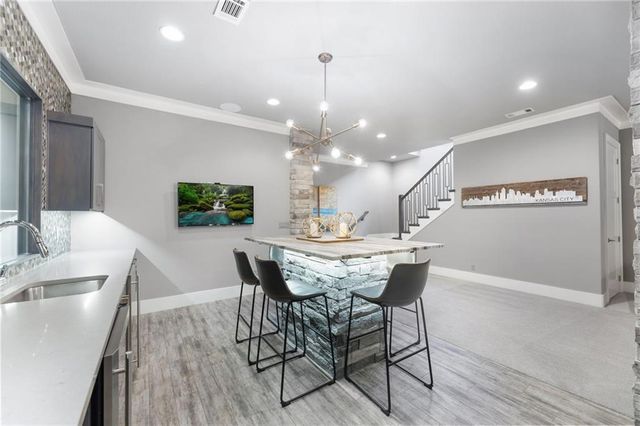 4140 W 151st Street, Leawood, KS 66224