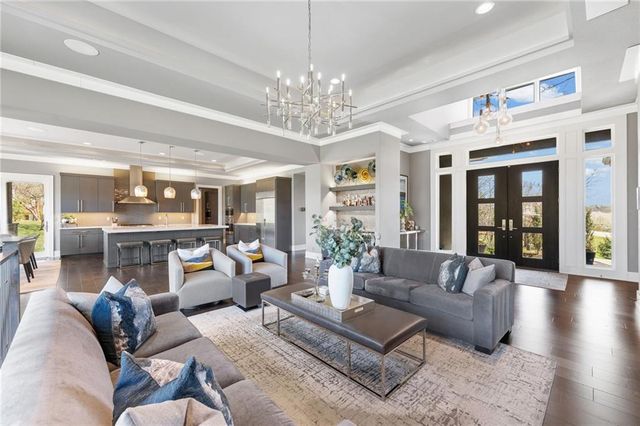 4140 W 151st Street, Leawood, KS 66224