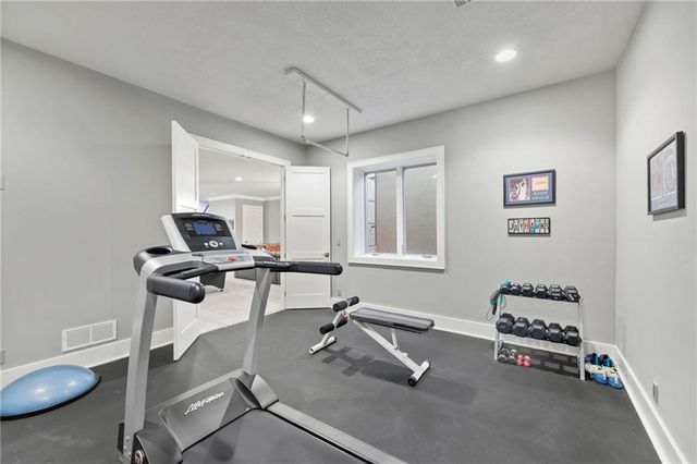 4140 W 151st Street, Leawood, KS 66224