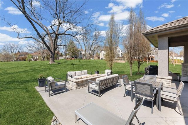 4140 W 151st Street, Leawood, KS 66224