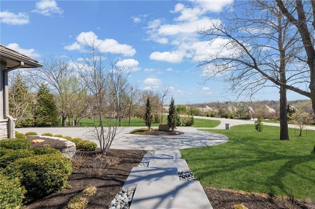 4140 W 151st Street, Leawood, KS 66224