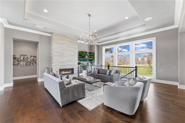 4140 W 151st Street, Leawood, KS 66224