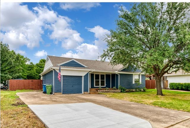 1413 Hill Street, Grapevine, TX 76051