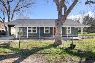 407 N Amthor Street, Bellville, TX 77418
