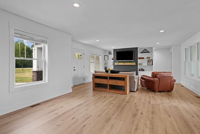 11839 Fillmore Street, West Olive, MI 49460