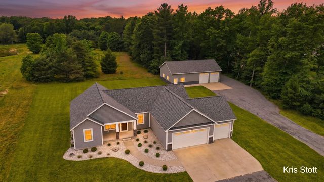 11839 Fillmore Street, West Olive, MI 49460