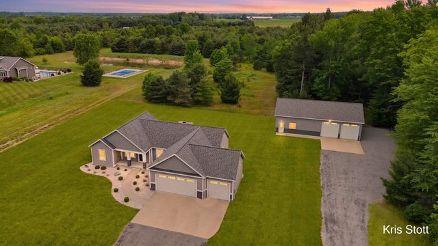 11839 Fillmore Street, West Olive, MI 49460